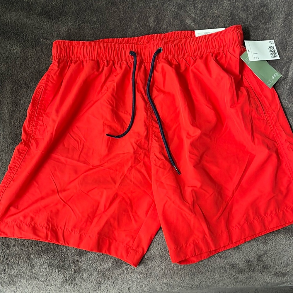 H&M men’s swim shorts